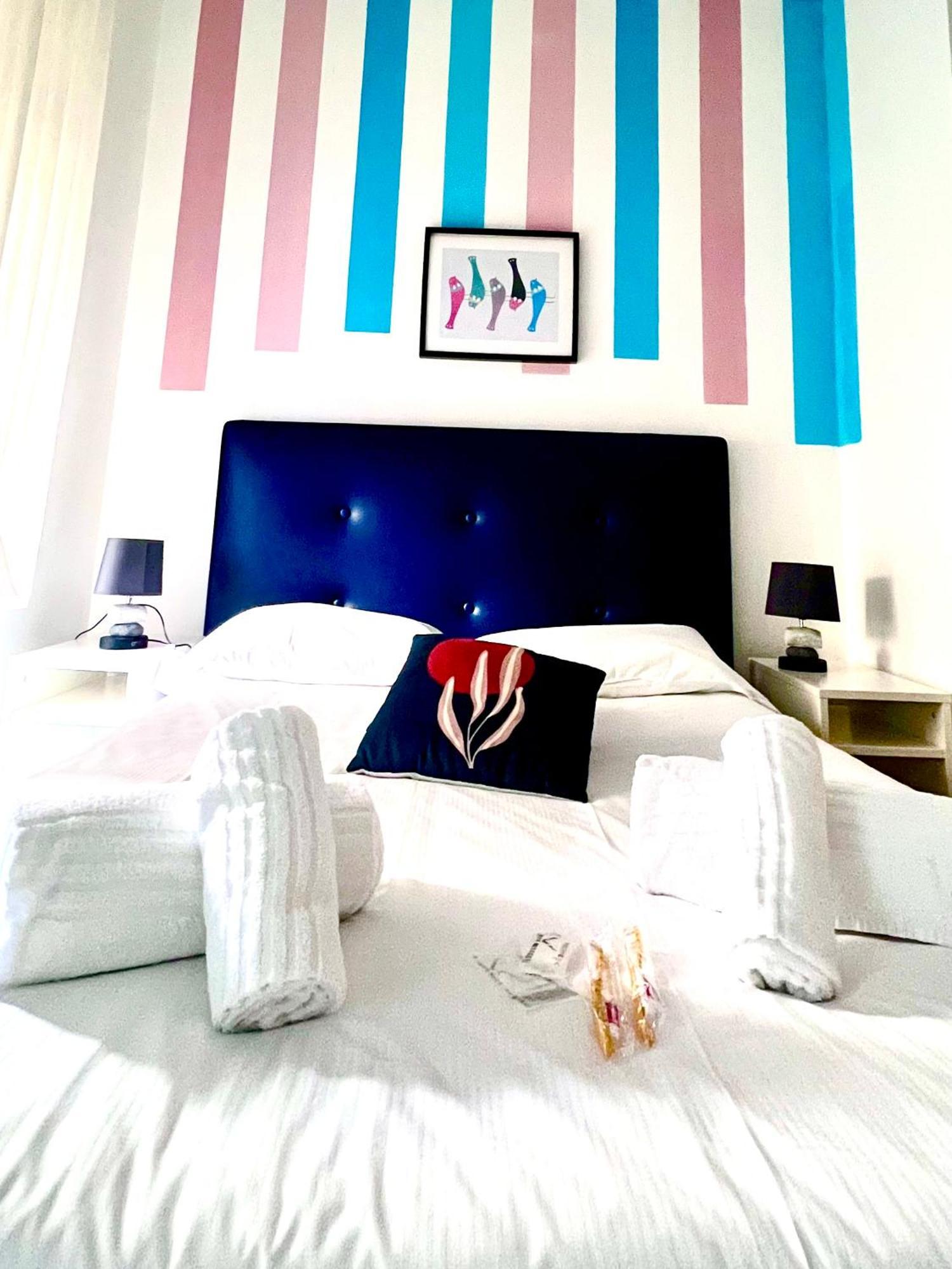 Mia House Rom